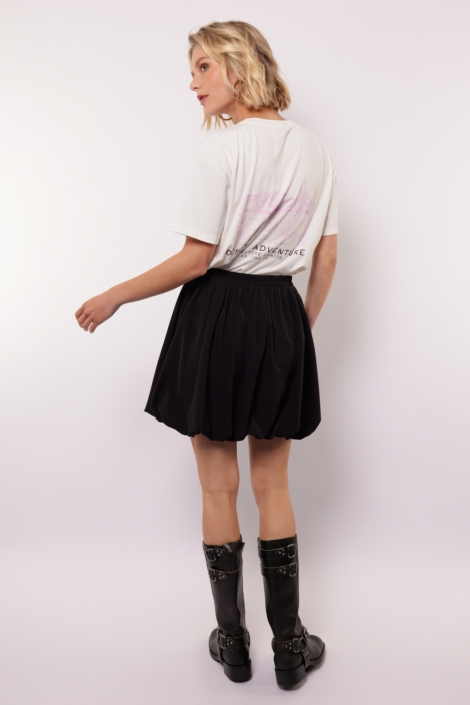 Fluresk zwarte dames rok | Model achteraanzicht