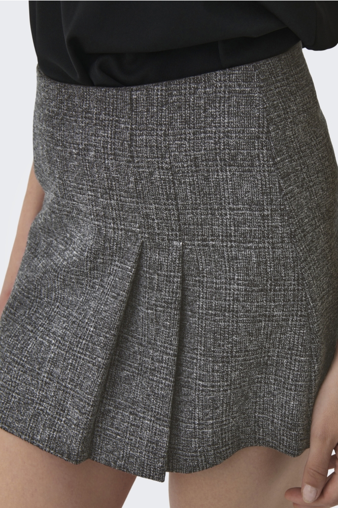 Jacqueline de Yong zwarte dames rok | Model vooraanzicht