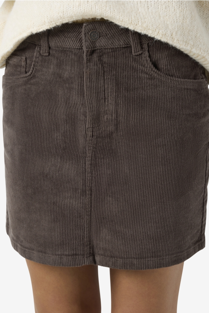 Noisy may bruine dames rok | Model vooraanzicht