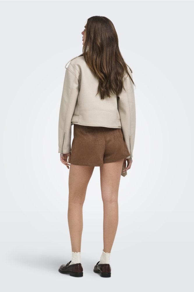 Only bruine dames korte broek | Model