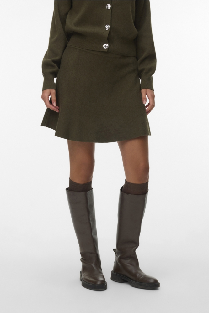 Vero Moda groene dames rok | Model vooraanzicht
