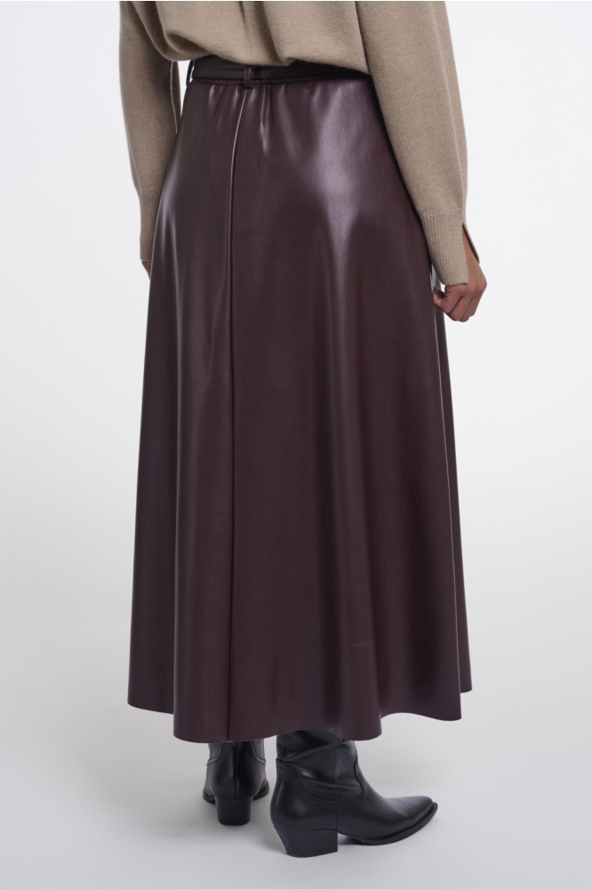 Rino & Pelle bruine dames rok | Model achteraanzicht