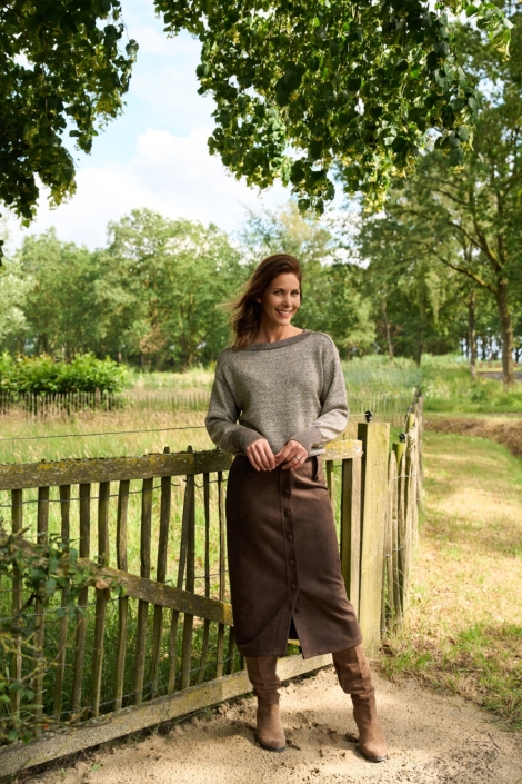 NED bruine dames rok | Sfeerbeeld, In situatie