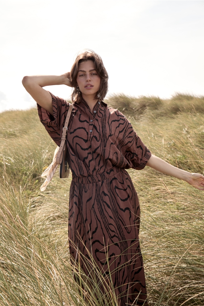 Peppercorn bruine dames rok | Sfeerbeeld, In situatie