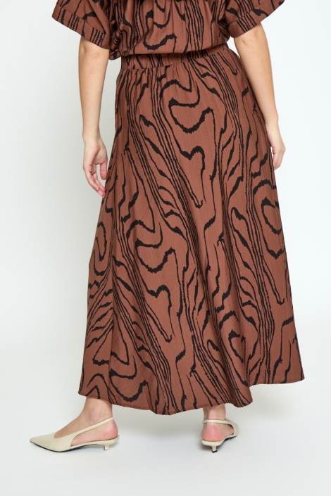 Peppercorn bruine dames rok | Model achteraanzicht