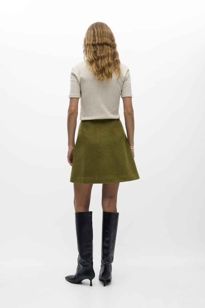 Object groene dames rok | Model