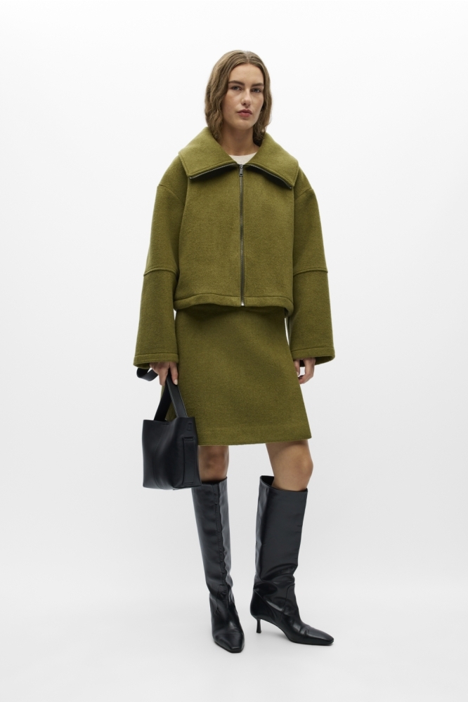 Object groene dames rok | Model