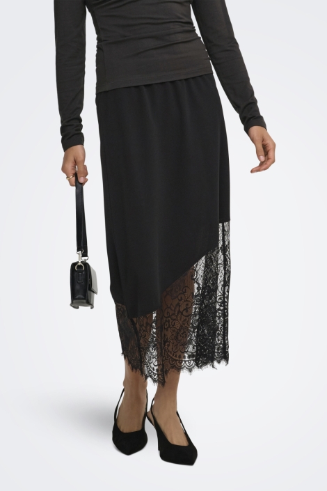 Jacqueline de Yong zwarte dames rok | Model vooraanzicht