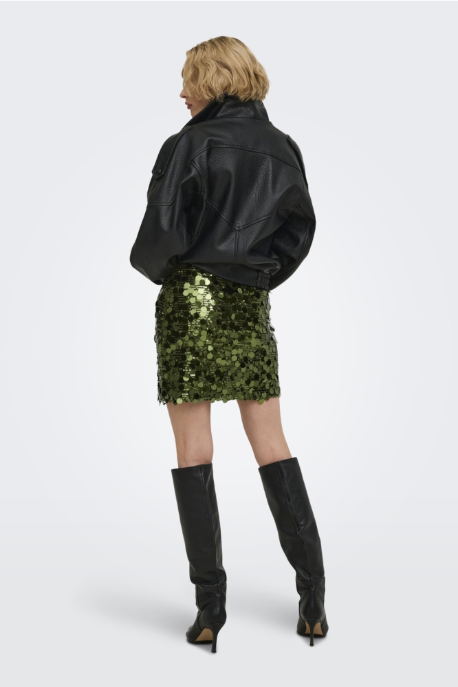 Only groene dames rok | Model achteraanzicht