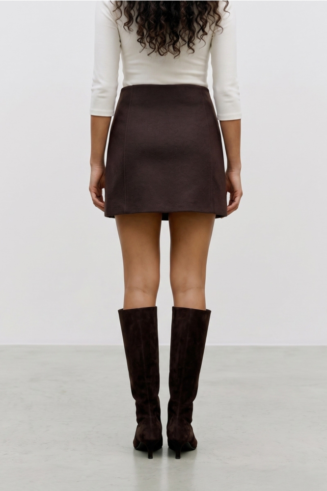 Vero Moda bruine dames rok | Model achteraanzicht