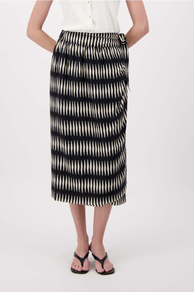 Zusss zwarte dames rok | Model vooraanzicht