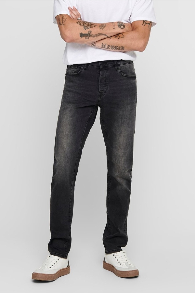 Only & Sons zwarte heren jeans | Model vooraanzicht