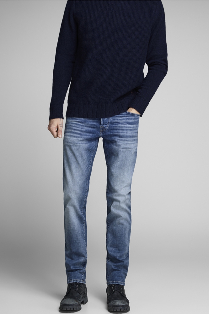 Jack & Jones blauwe heren jeans | Model vooraanzicht