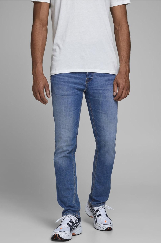 Jack & Jones blauwe heren jeans | Model vooraanzicht