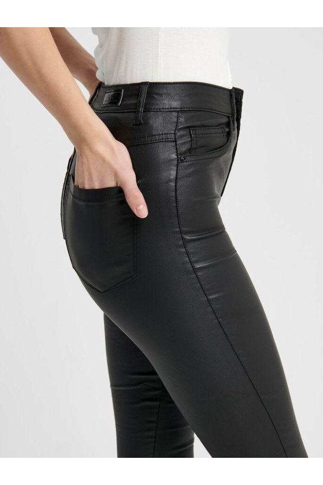 Only zwarte dames broek | Model zijaanzicht