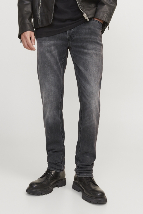 Jack & Jones zwarte heren jeans | Model