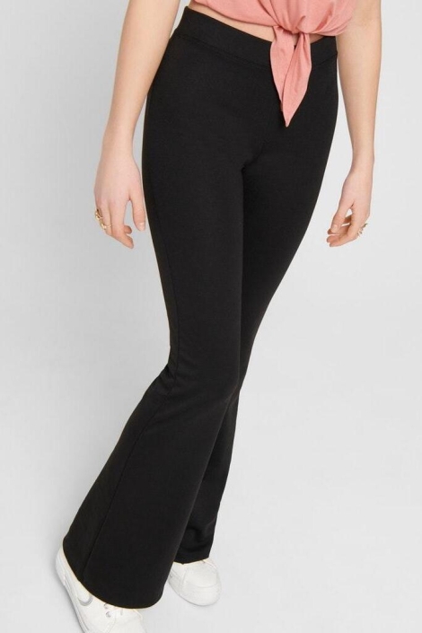 Only zwarte dames broek | Model vooraanzicht