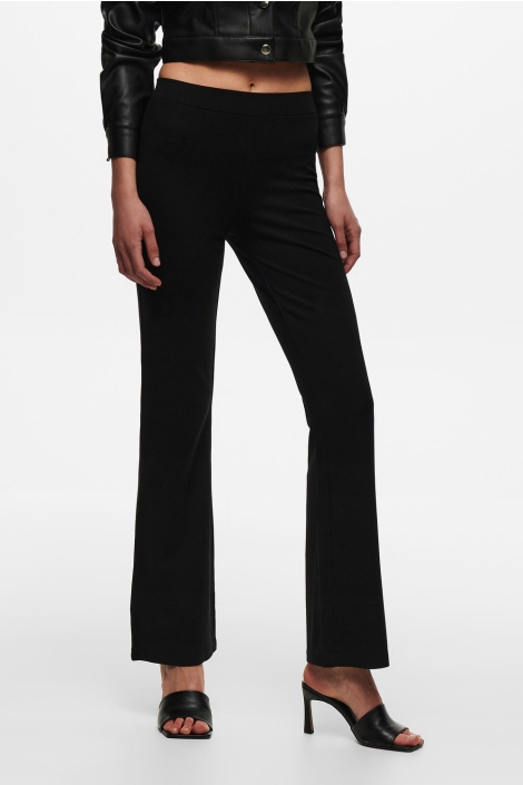 Jacqueline de Yong zwarte dames broek | Model vooraanzicht