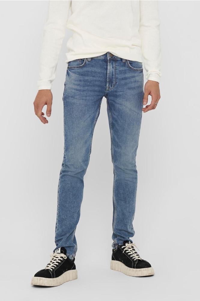 Only & Sons blauwe heren jeans | Model vooraanzicht