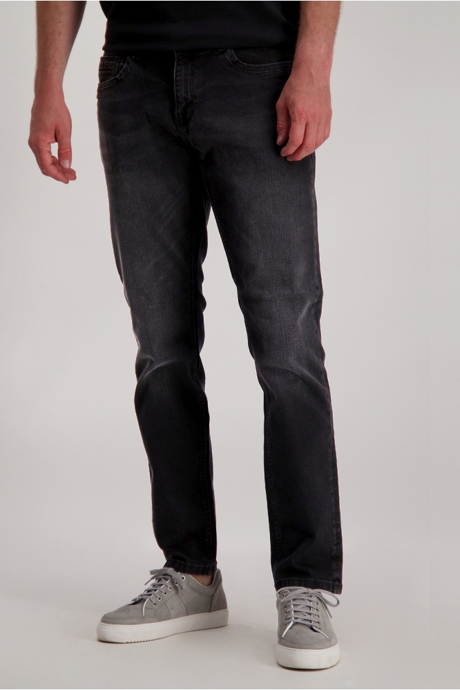 Cars zwarte heren jeans | Model vooraanzicht