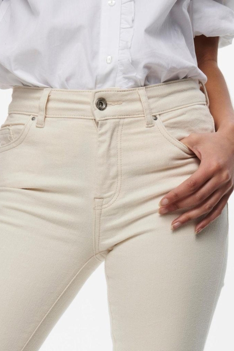 Only ecru dames jeans | Close up