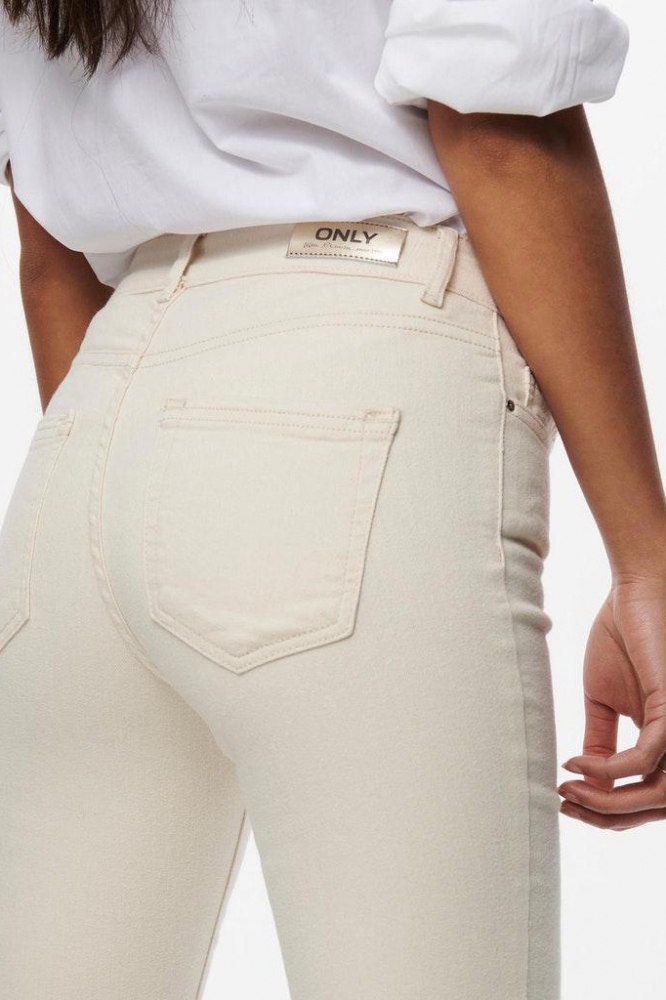 Only ecru dames jeans | Close up