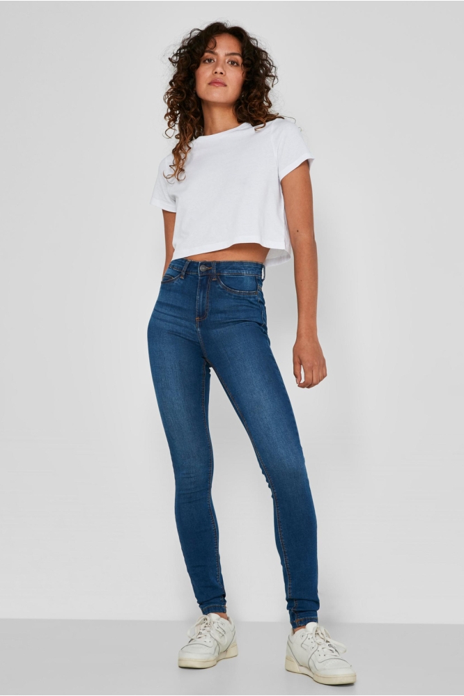Noisy may blauwe dames jeans | Model