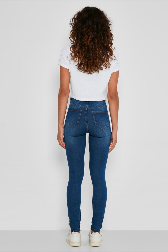Noisy may blauwe dames jeans | Model vooraanzicht