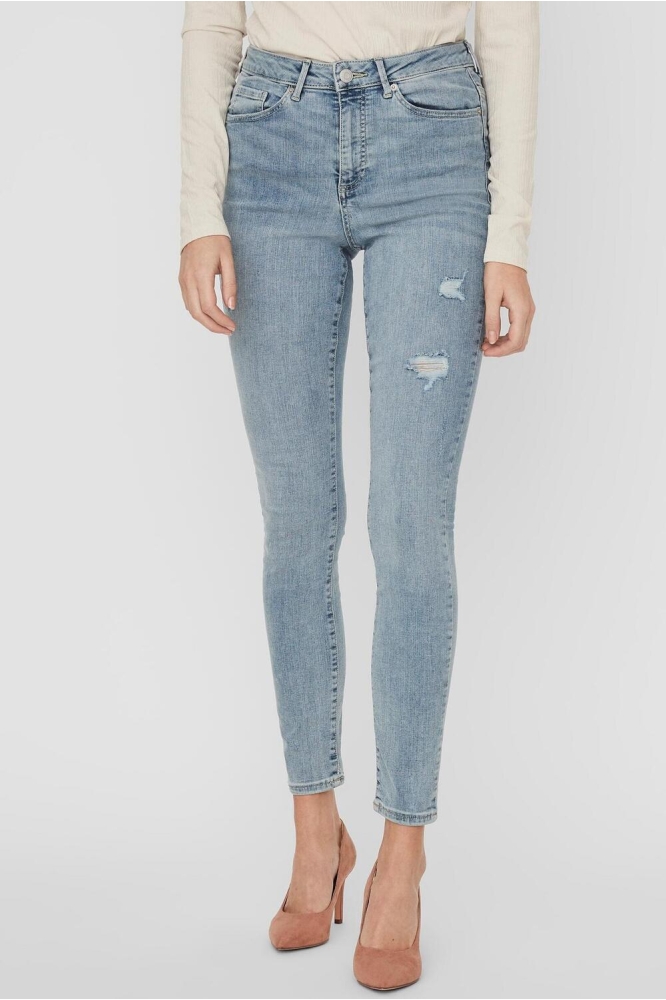 Vero Moda blauwe dames jeans | Model vooraanzicht