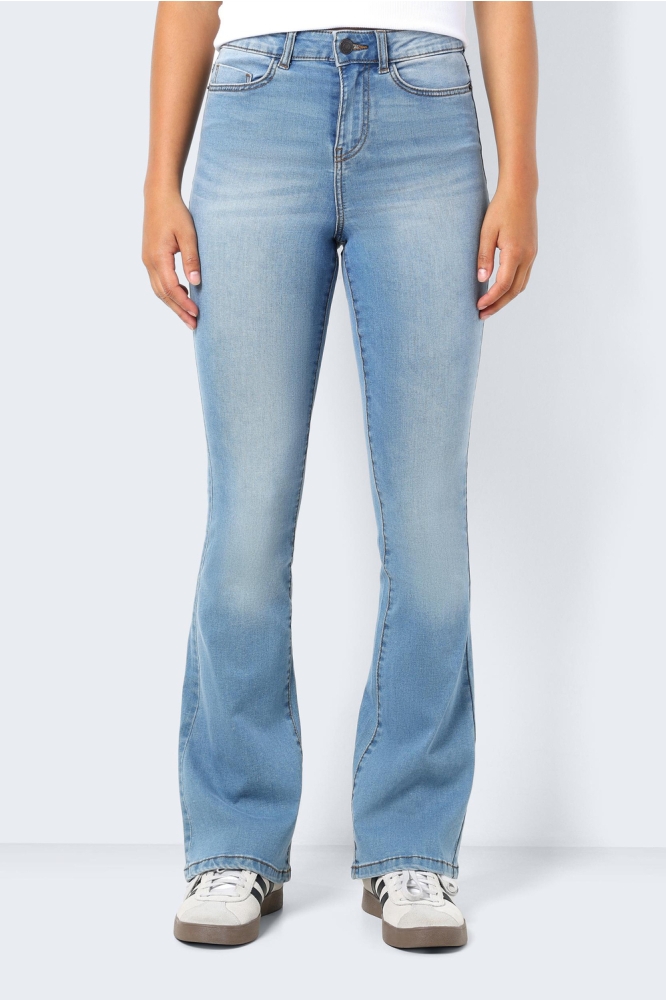 Noisy may blauwe dames jeans | Model vooraanzicht