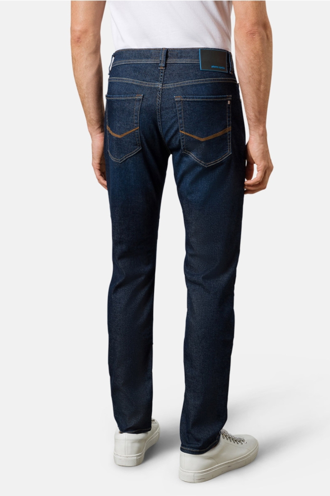 Pierre Cardin blauwe heren jeans | Model achteraanzicht
