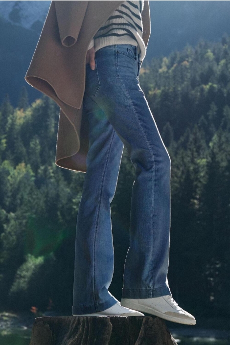 Mac blauwe dames jeans | Sfeerbeeld, In situatie