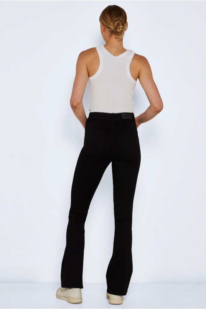 Noisy may zwarte dames jeans | Model achteraanzicht