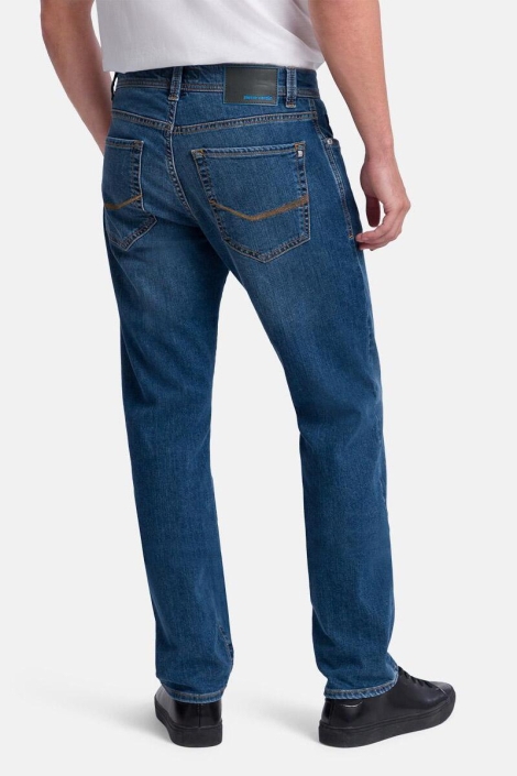 Pierre Cardin blauwe heren jeans | Model achteraanzicht
