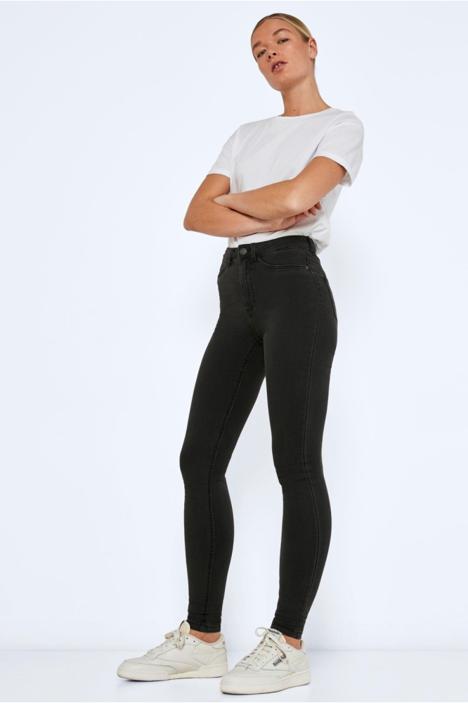 Noisy may zwarte dames jeans | Model
