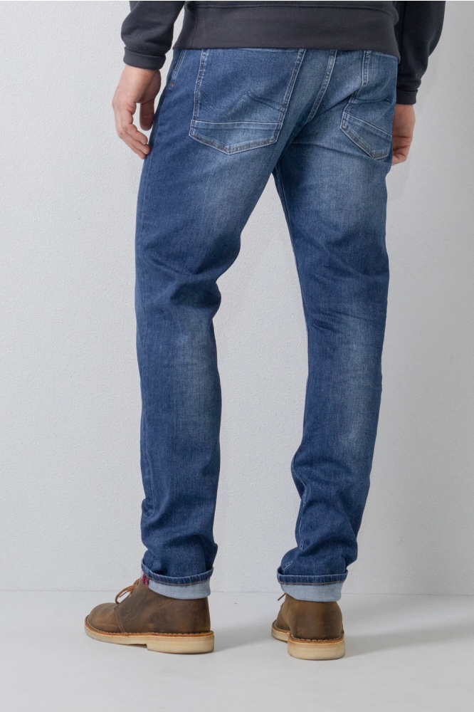 Petrol Industries blauwe heren jeans | Model achteraanzicht
