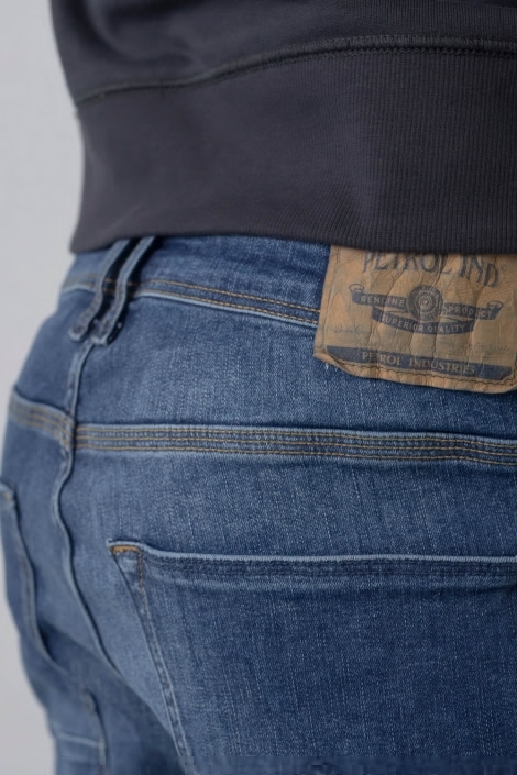 Petrol Industries blauwe heren jeans | Close up