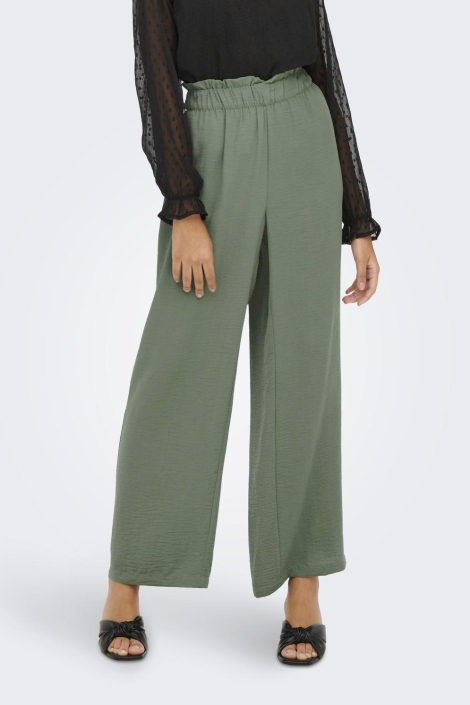 Jacqueline de Yong groene dames broek | Model vooraanzicht