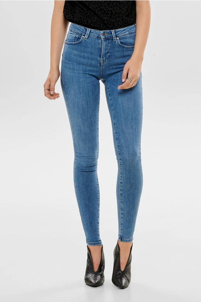 Only blauwe dames jeans | Model vooraanzicht