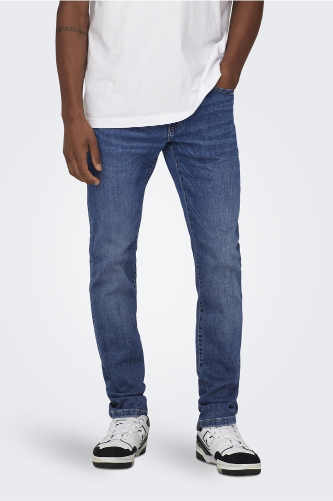 Only & Sons blauwe heren jeans | Model vooraanzicht