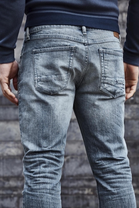 Cast Iron blauwe heren jeans | Sfeerbeeld, In situatie