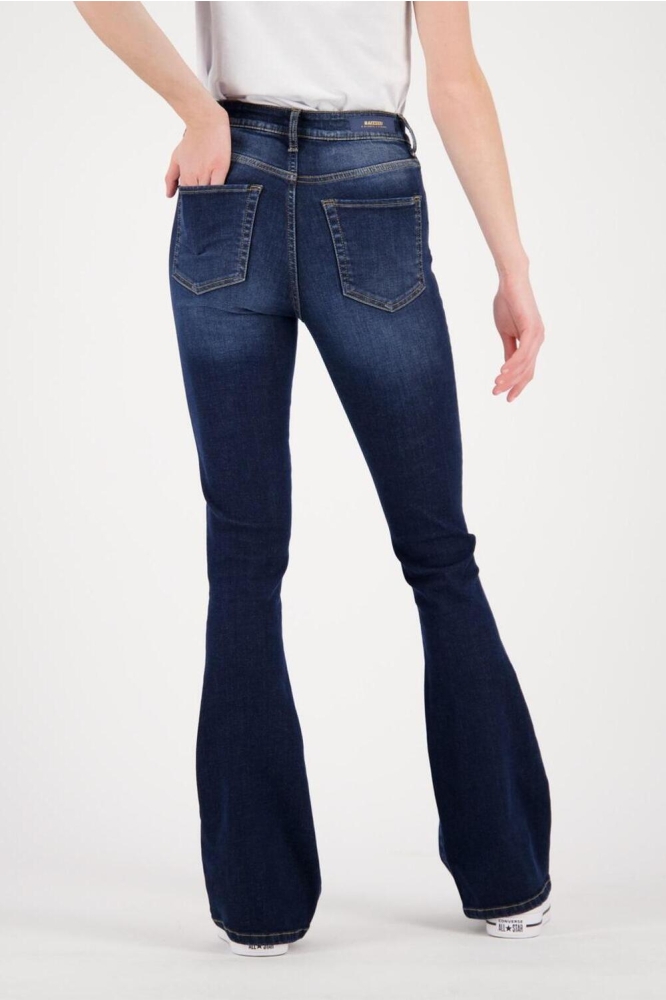 Raizzed blauwe dames jeans | Model achteraanzicht