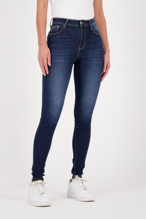 Raizzed blauwe dames jeans | Model vooraanzicht