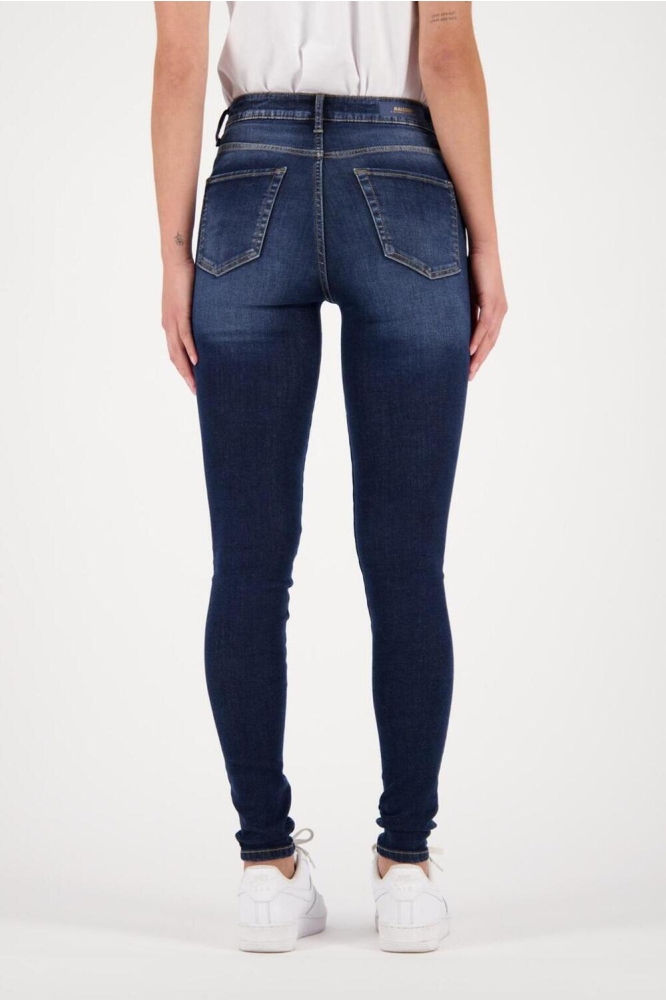 Raizzed blauwe dames jeans | Model achteraanzicht