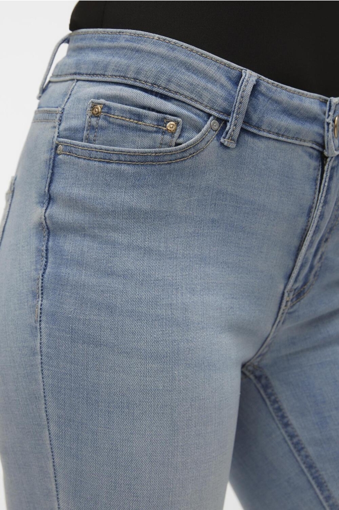 Vero Moda blauwe dames jeans | Close up