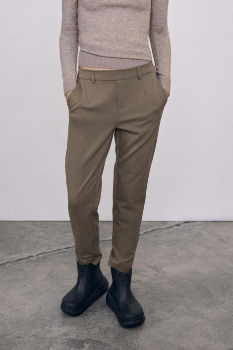 Object bruine dames broek | Model vooraanzicht