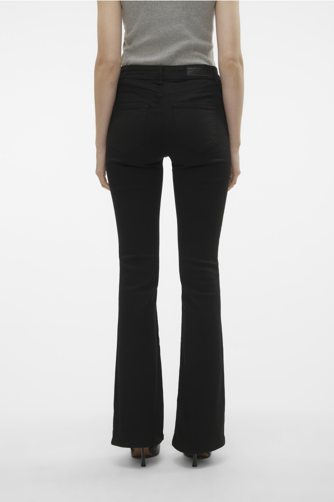Vero Moda zwarte dames jeans | Model achteraanzicht