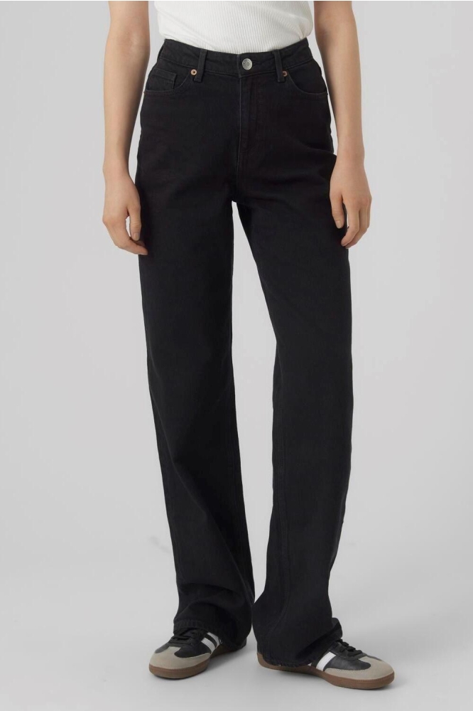 Vero Moda zwarte dames jeans | Model vooraanzicht