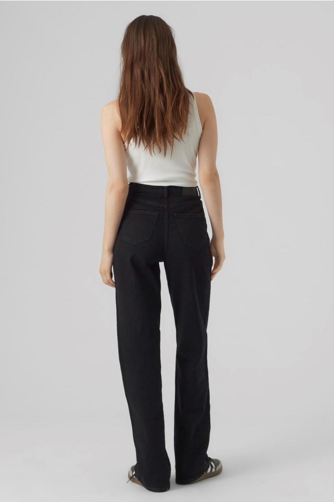 Vero Moda zwarte dames jeans | Model achteraanzicht