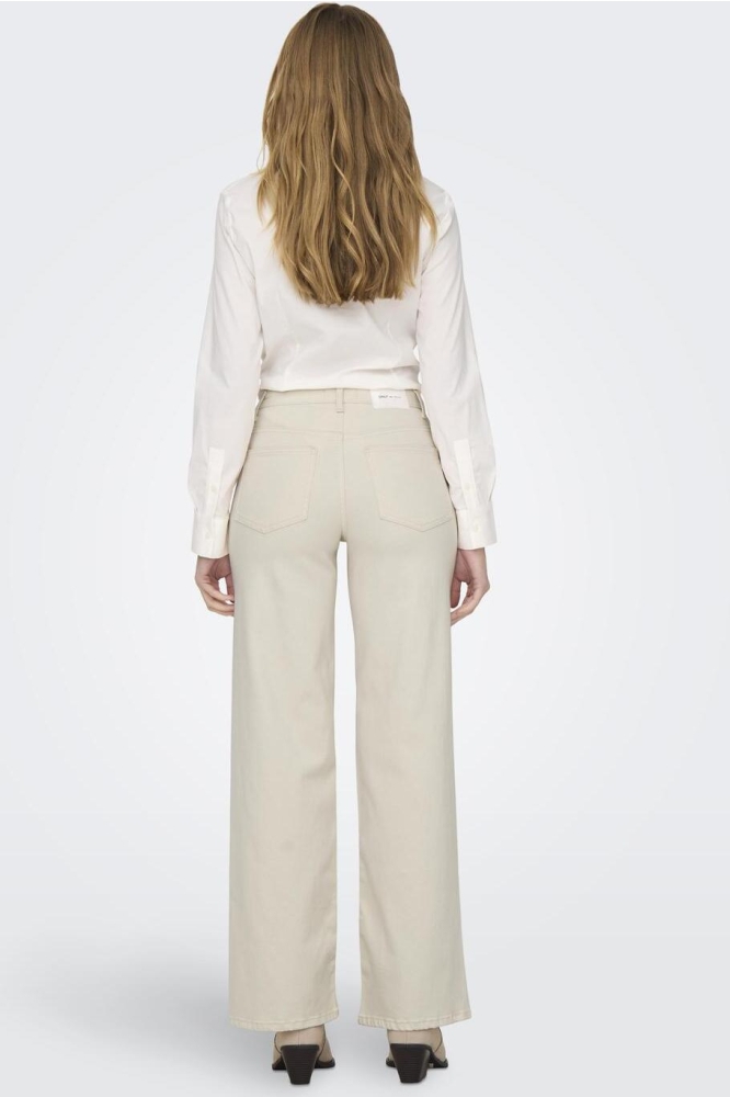 Only ecru dames jeans | Model